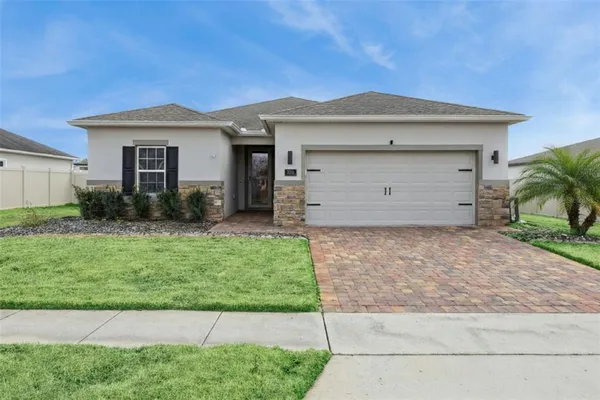 $2,500 | 236 Messina Place, Howey-in-the-Hills, FL 34737