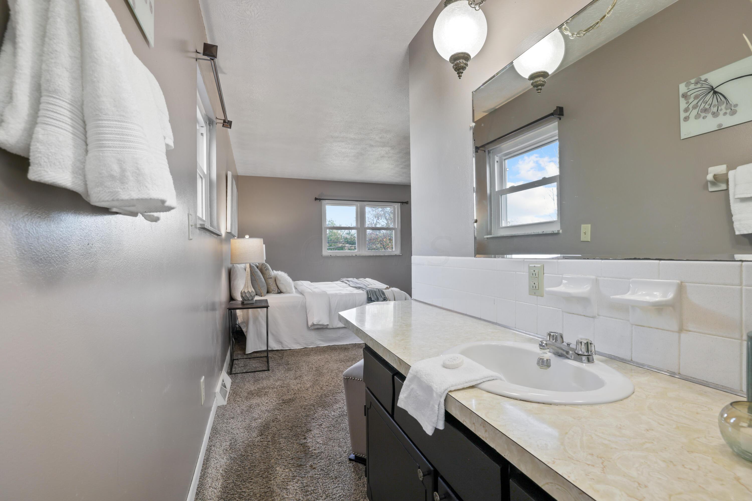 1725 Demorest Road Columbus, OH 43228 - Photo 43 of 75 Primary Bathroom