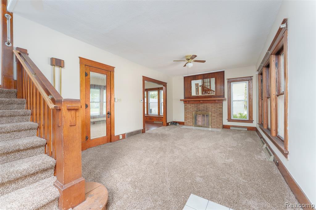 712 East Grand River Road Fowlerville, MI 48836 - Photo 2 of 34