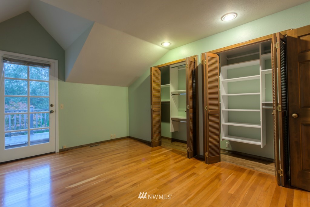 8488 Hunts Point Lane Hunts Point, WA 98004 - Photo 22 of 25