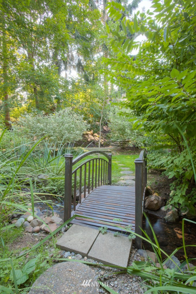 8488 Hunts Point Lane Hunts Point, WA 98004 - Photo 5 of 25
