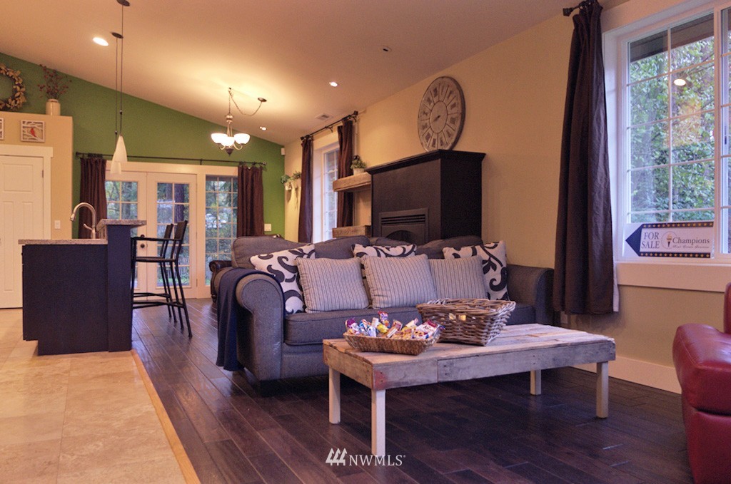 12628 Alexander Road Everett, WA 98204 - Photo 3 of 11 Gallery Image 3