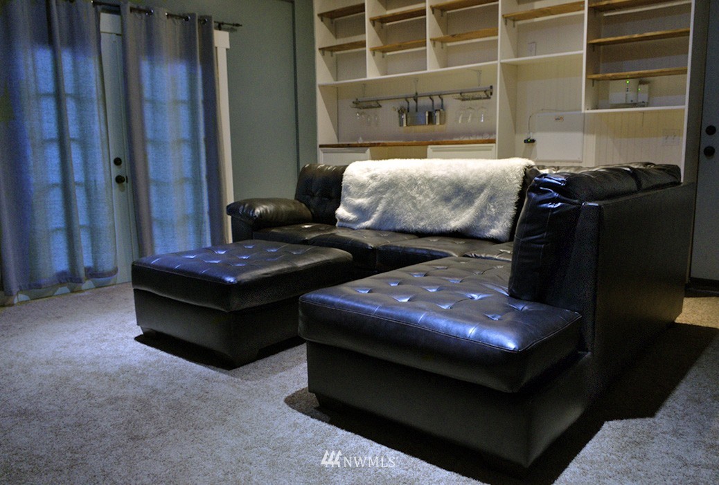 12628 Alexander Road Everett, WA 98204 - Photo 4 of 11 Gallery Image 4