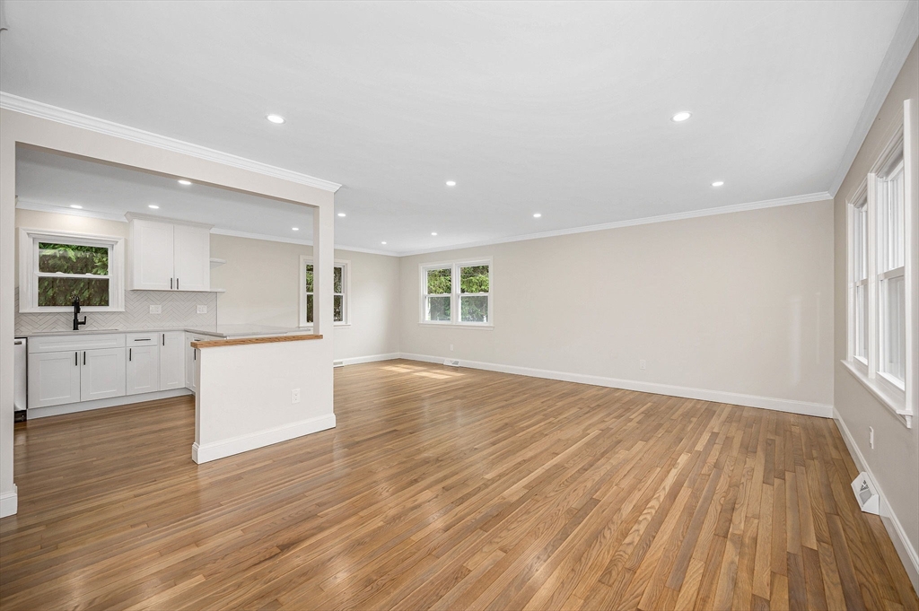 72 Great Woods Road Saugus, MA 01906 - Photo 6 of 35 Gallery Image 6