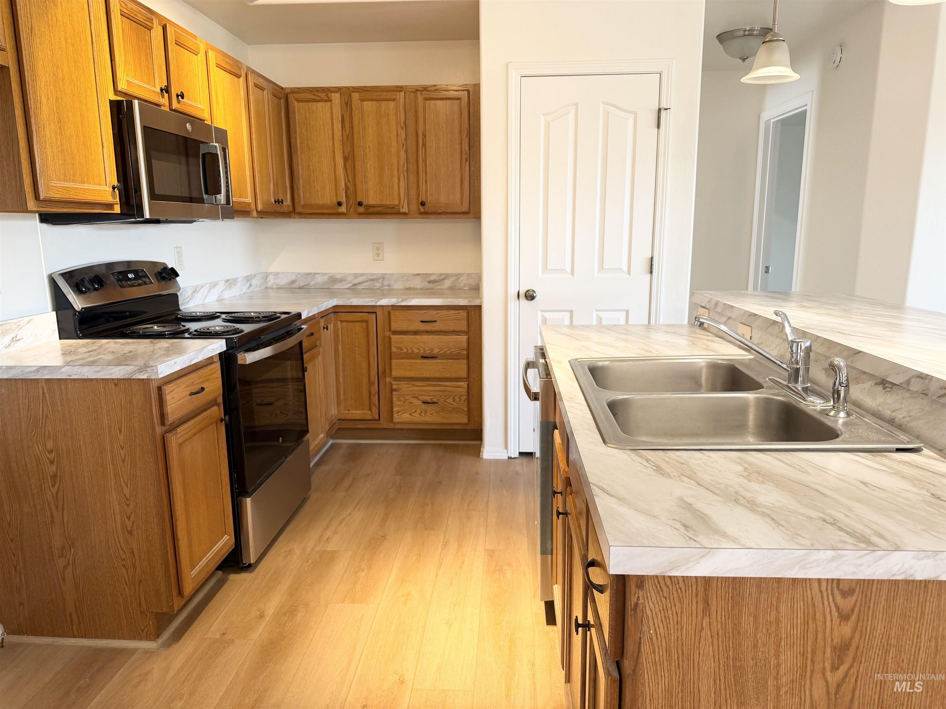 1135 Fiesta Way Twin Falls, ID 83301 - Photo 6 of 42