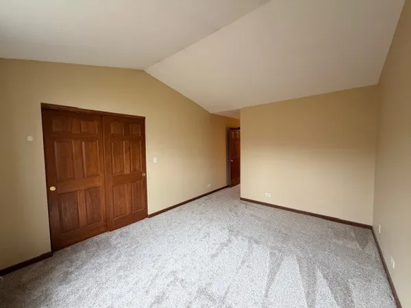 a view of an empty room and room