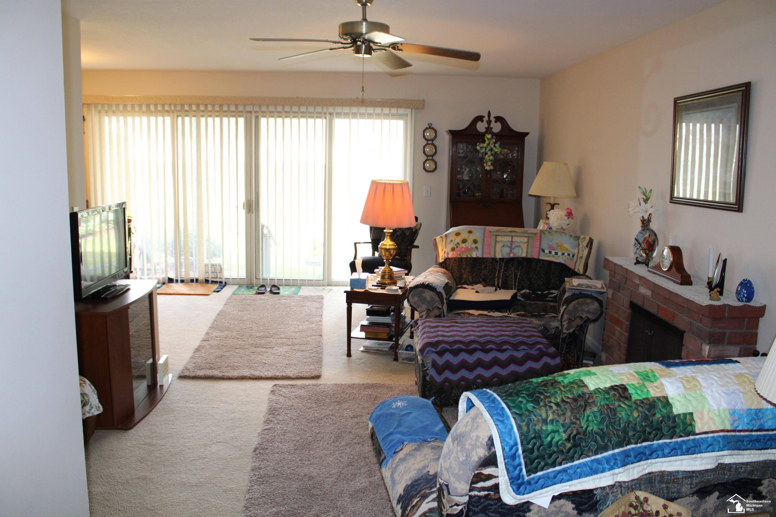 5840 East Dunbar Road, Unit 13 Monroe, MI 48161 - Photo 4 of 39 Living Room