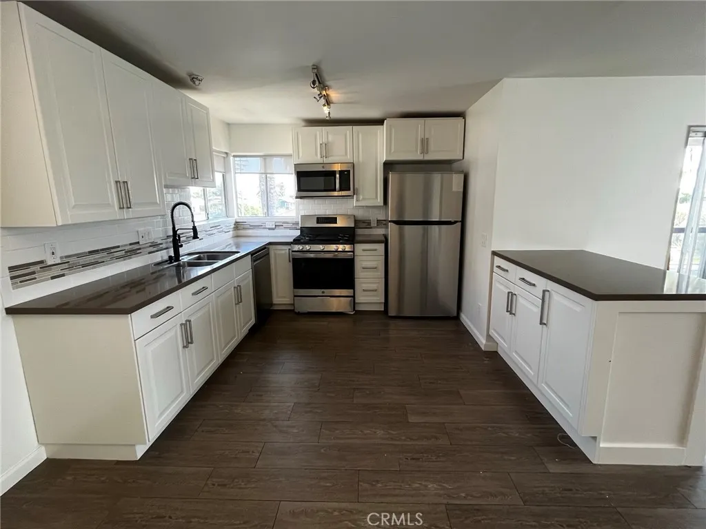 26951 Avenida Las Palmas Dana Point, CA 92624 - Photo 3 of 16