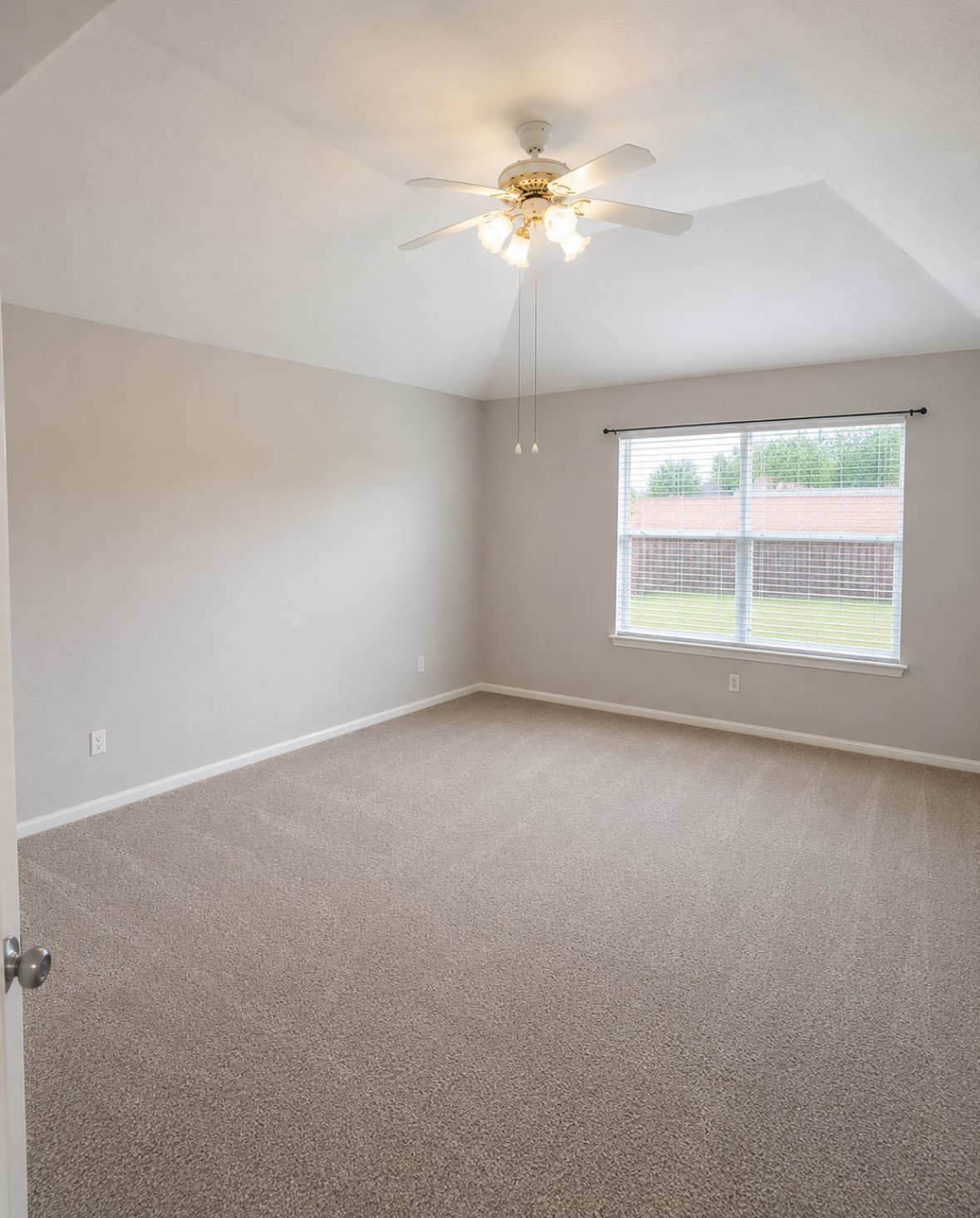 15154 Kingsbridge Way Houston, TX 77083 - Photo 4 of 12 Master Bedroom