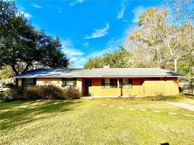 $2,000 | 124 Country Club Drive, Covington, LA 70433
