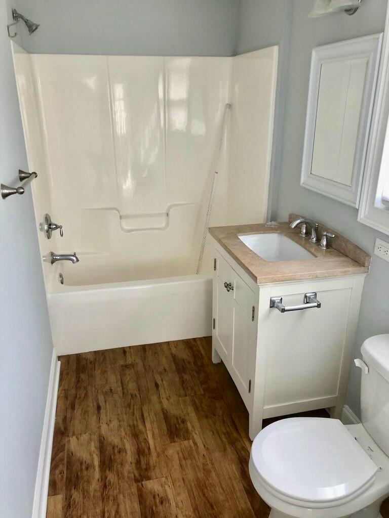 16 Cannon Street, Unit 105 Charleston, SC 29403 - Photo 6 of 9 tempImageLpx2F2