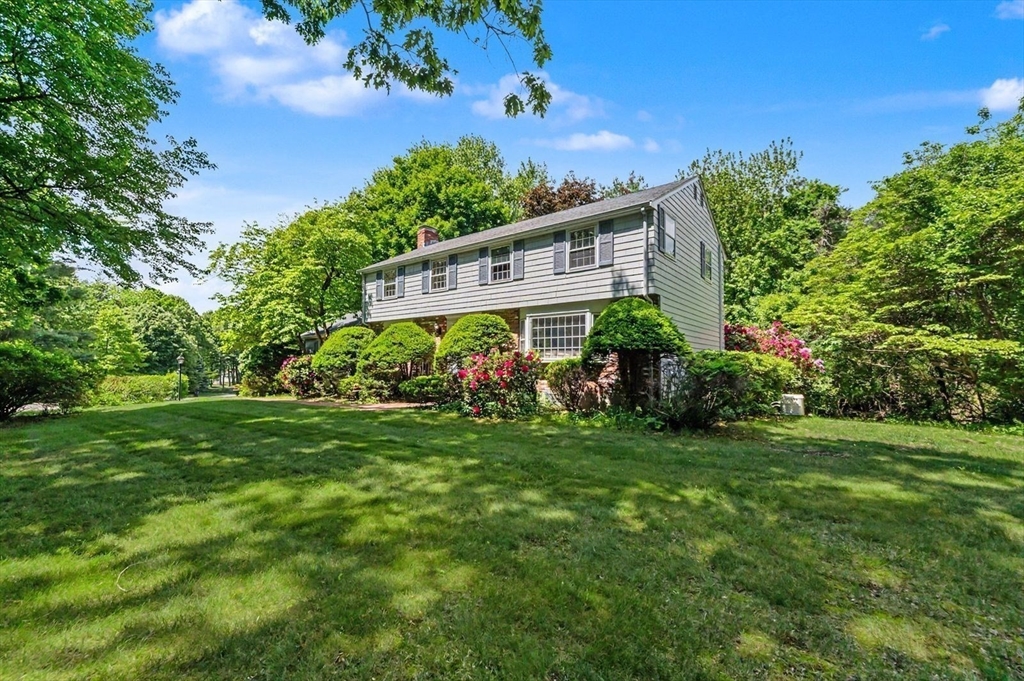 1 Bridle Path Road Andover, MA 01810 - Photo 3 of 39