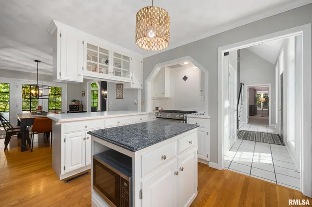 $402,000 | 103 Windridge Drive, Washington, IL 61571