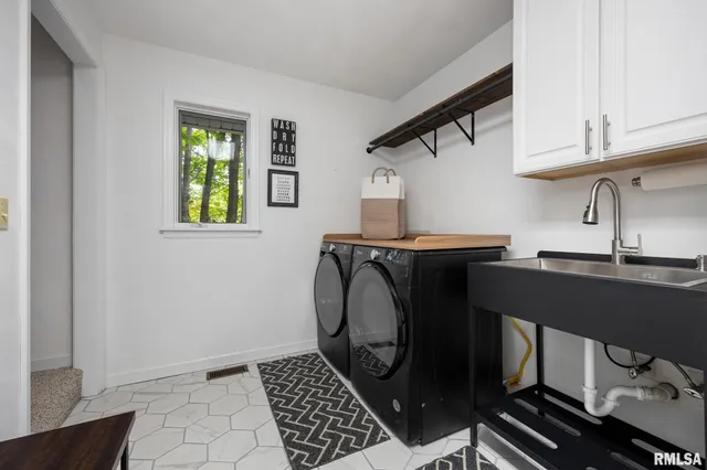 $402,000 | 103 Windridge Drive, Washington, IL 61571