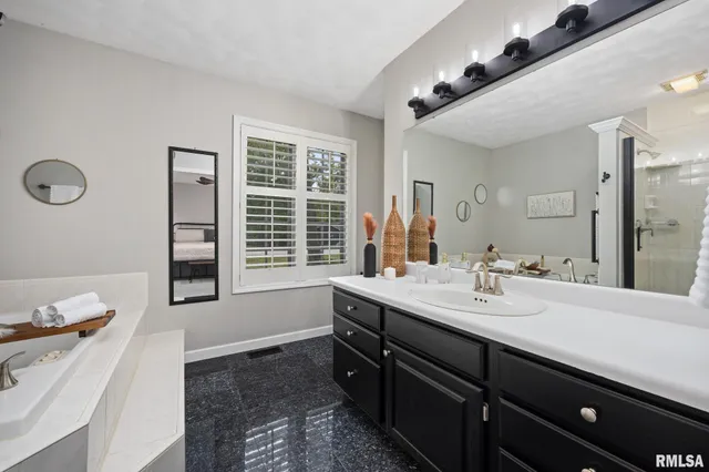 $402,000 | 103 Windridge Drive, Washington, IL 61571