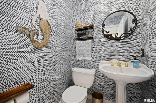 $402,000 | 103 Windridge Drive, Washington, IL 61571