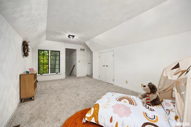 $402,000 | 103 Windridge Drive, Washington, IL 61571