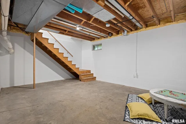 $402,000 | 103 Windridge Drive, Washington, IL 61571