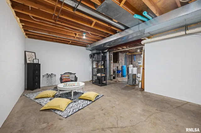 $402,000 | 103 Windridge Drive, Washington, IL 61571