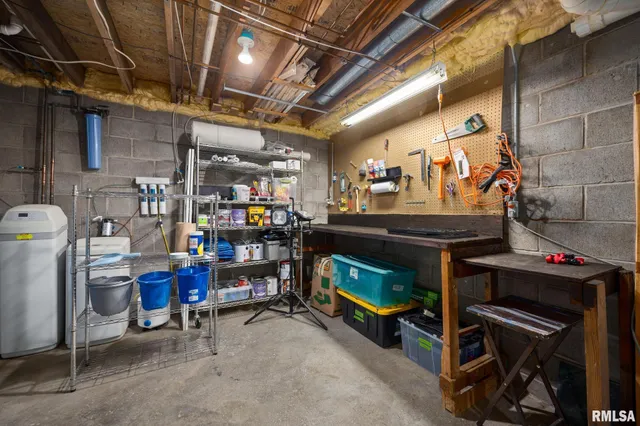 $402,000 | 103 Windridge Drive, Washington, IL 61571