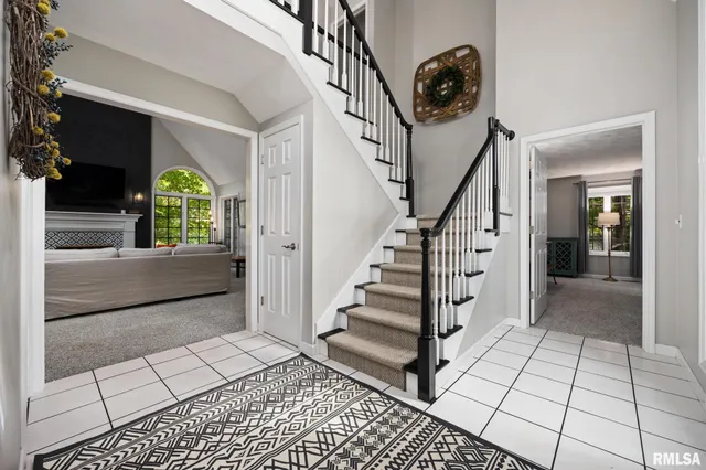 $402,000 | 103 Windridge Drive, Washington, IL 61571