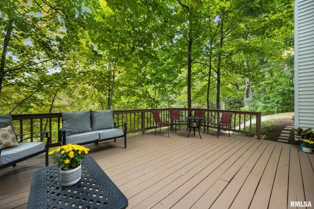 $402,000 | 103 Windridge Drive, Washington, IL 61571