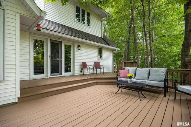 $402,000 | 103 Windridge Drive, Washington, IL 61571