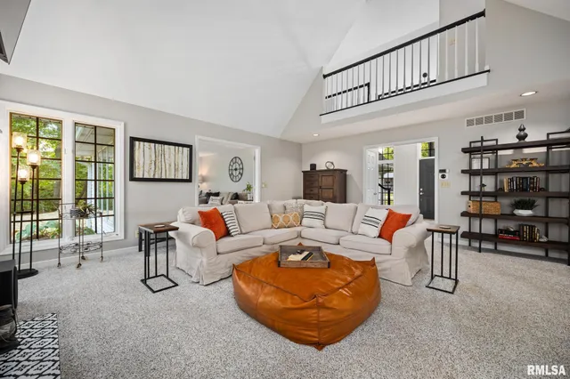 $402,000 | 103 Windridge Drive, Washington, IL 61571