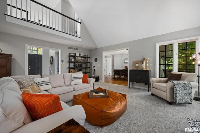 $402,000 | 103 Windridge Drive, Washington, IL 61571