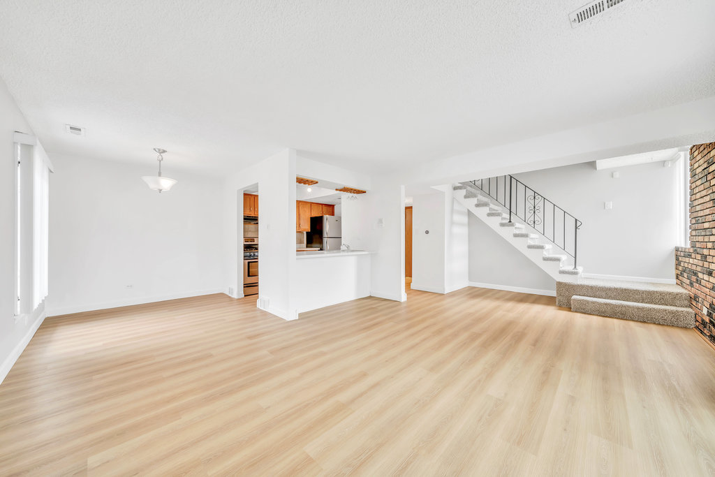 9830 Sayre Avenue, Unit 7 Chicago Ridge, IL 60415 - Photo 3 of 18 Gallery Image 3