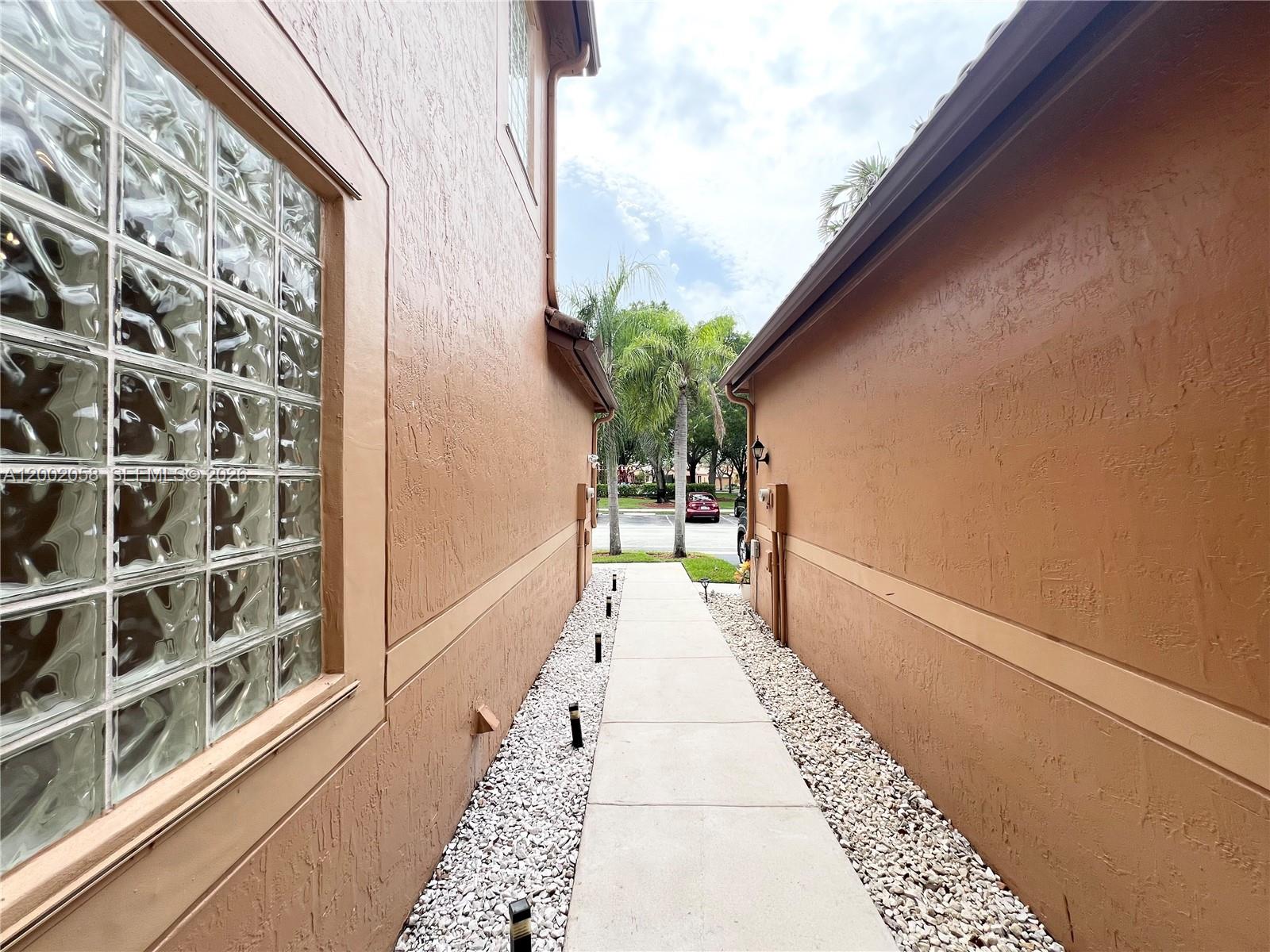 1524 Coronado Road Fort Lauderdale, FL 33327 - Photo 28 of 31