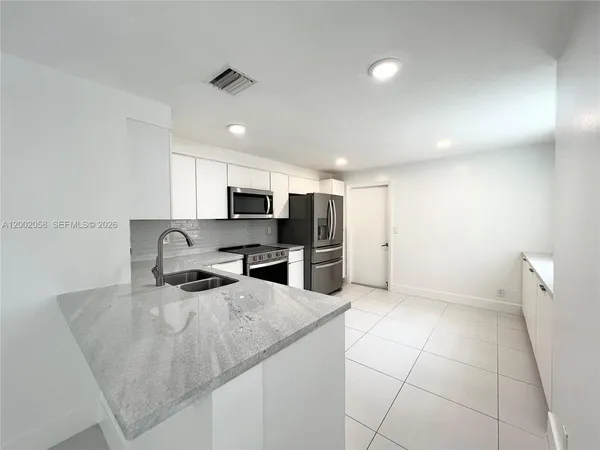 $3,400 | 1524 Coronado Road, Fort Lauderdale, FL 33327