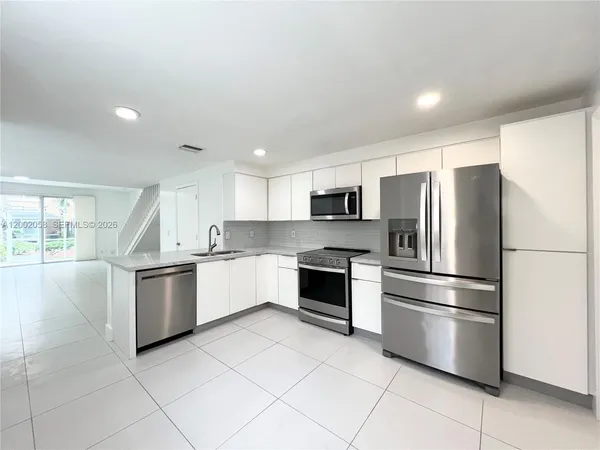 $3,400 | 1524 Coronado Road, Fort Lauderdale, FL 33327