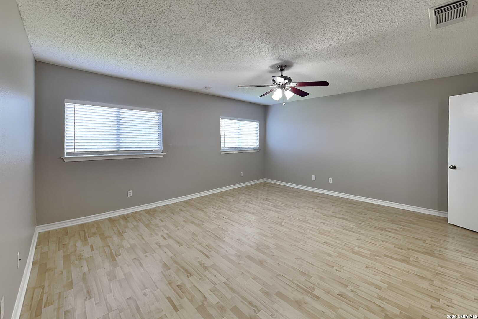 8030 Falcon Converse, TX 78109 - Photo 7 of 19