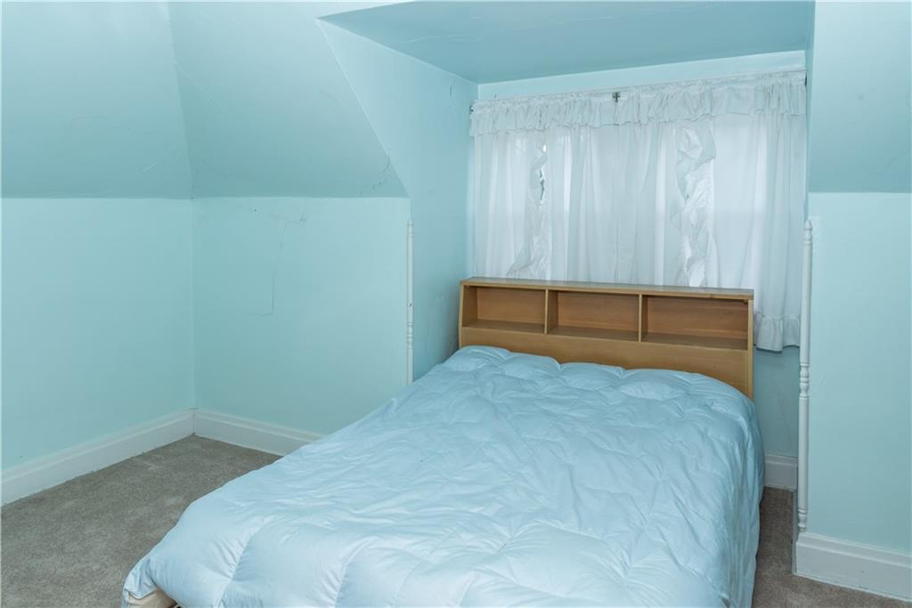 911 Highview Street Pittsburgh, PA 15206 - Photo 16 of 17 Third Floor Bedroom (needs a heat source)