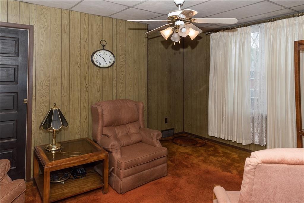 911 Highview Street Pittsburgh, PA 15206 - Photo 10 of 17 Second Floor Living Room (could be converted into a bedroom)