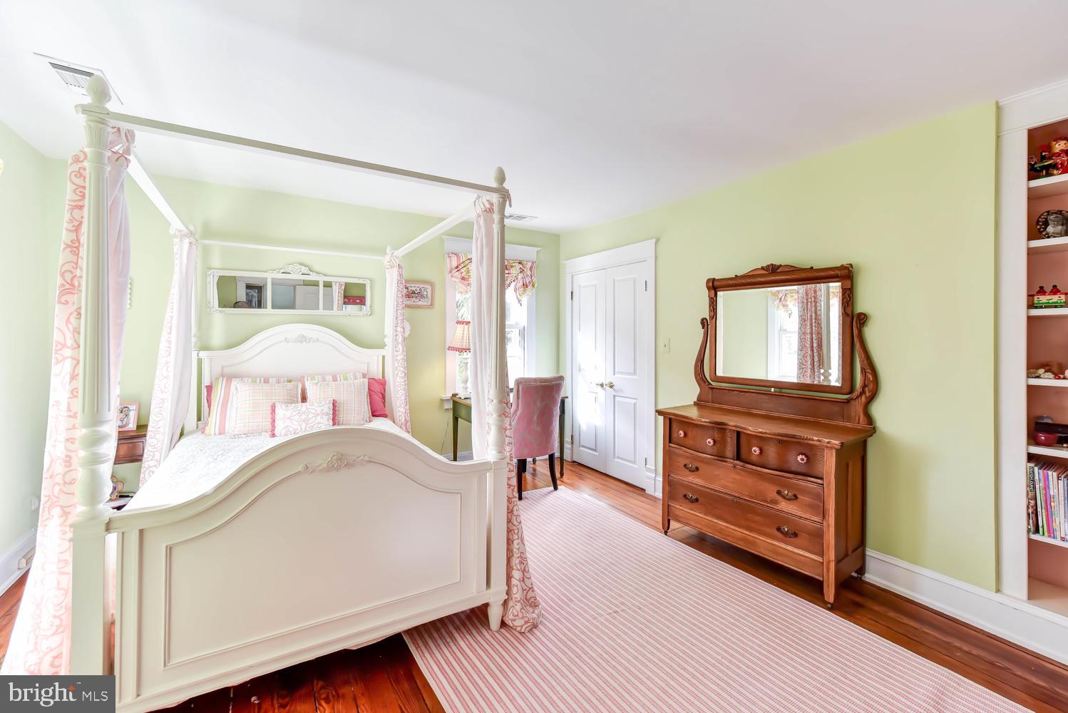 645 E Street Southeast Washington, DC 20003 - Photo 35 of 57 a living room with furniture and a dresser