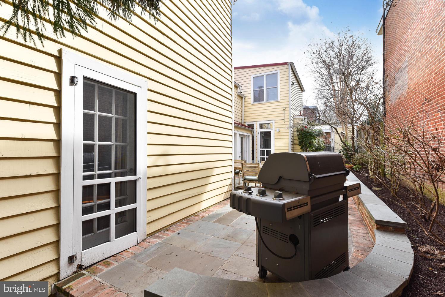 645 E Street Southeast Washington, DC 20003 - Photo 46 of 57 a view of a porch with furniture