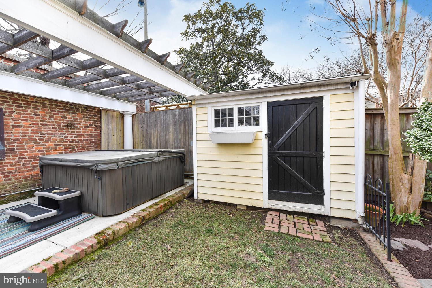 645 E Street Southeast Washington, DC 20003 - Photo 51 of 57 a view of a house with a balcony