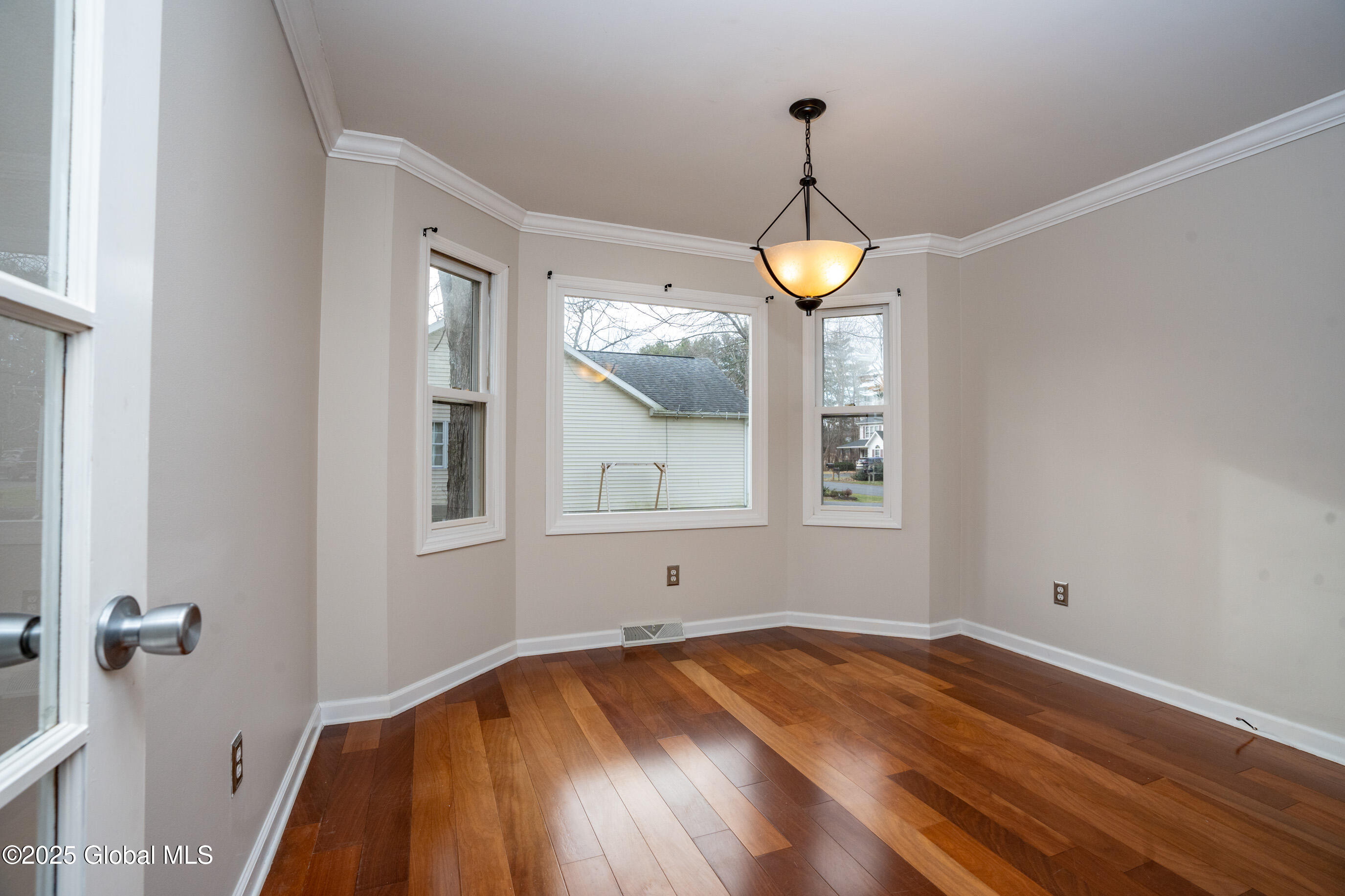 15 Dunwoodie Road Bethlehem, NY 12077 - Photo 11 of 30 035-15-Dunwoodie-Rd