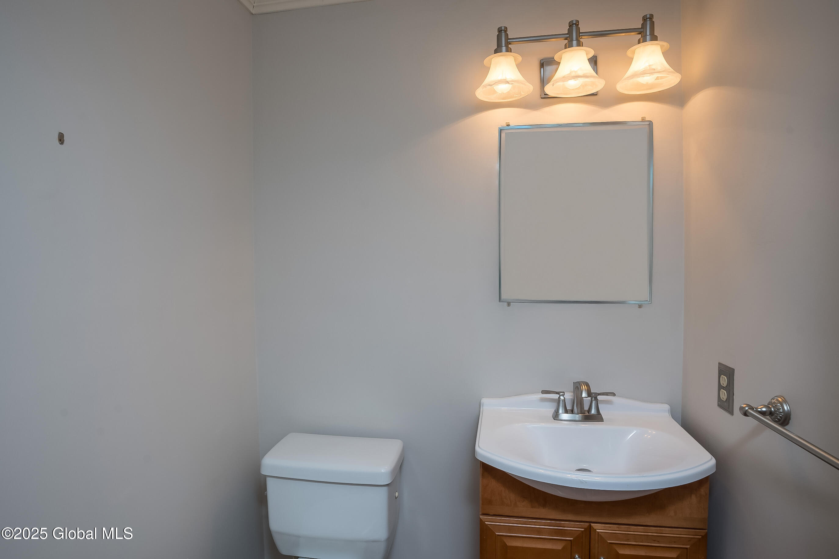 15 Dunwoodie Road Bethlehem, NY 12077 - Photo 14 of 30 033-15-Dunwoodie-Rd