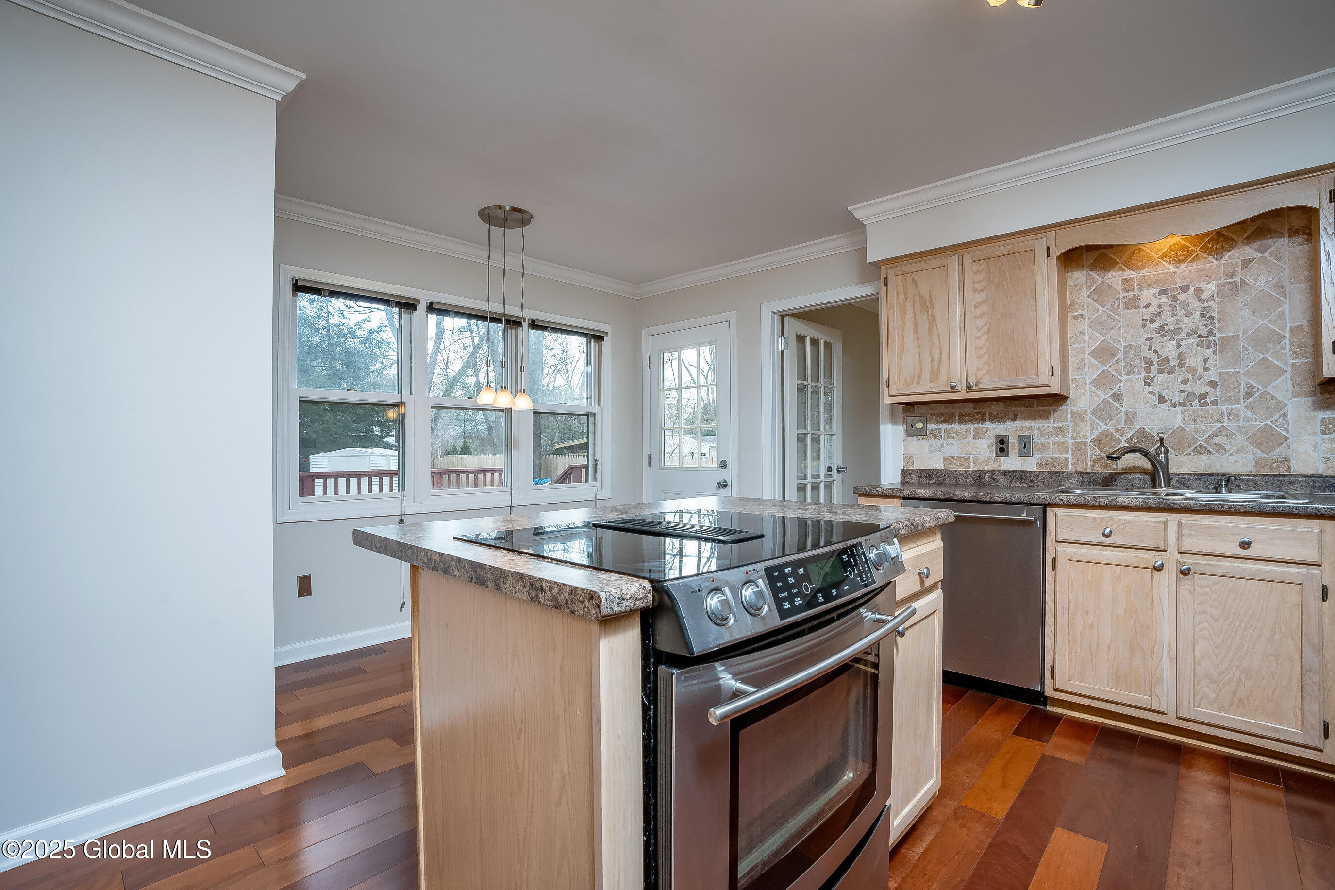 15 Dunwoodie Road Bethlehem, NY 12077 - Photo 7 of 30 029-15-Dunwoodie-Rd