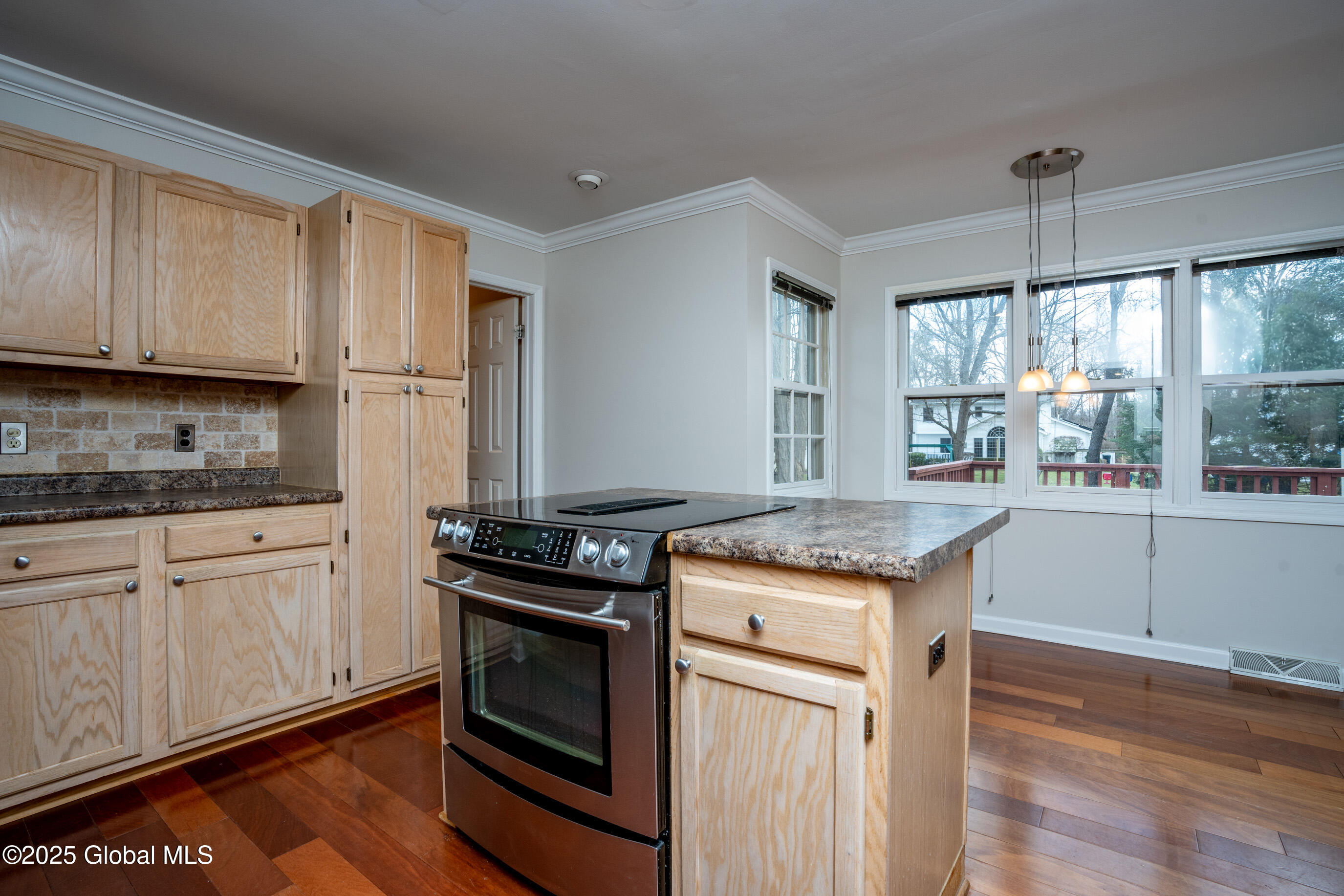 15 Dunwoodie Road Bethlehem, NY 12077 - Photo 8 of 30 025-15-Dunwoodie-Rd