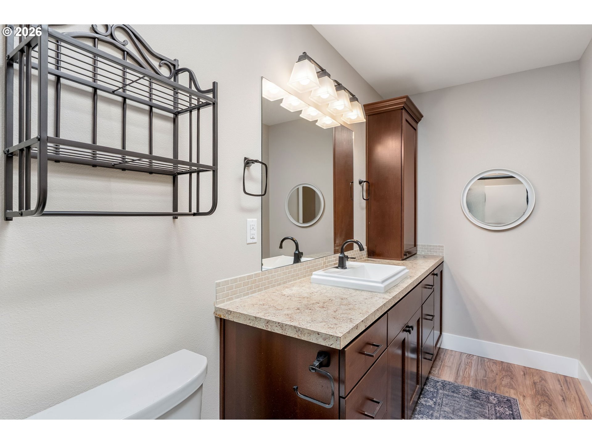 91 Warm Springs Drive Cascade Locks, OR 97014 - Photo 32 of 45 Owner's Suite Bathroom