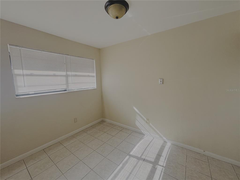 1915 Southwest 70th Terrace, Unit B Gainesville, FL 32607 - Photo 3 of 12