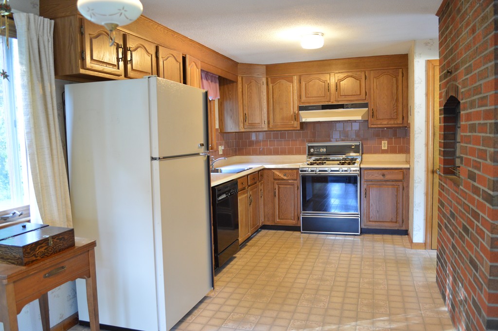 12 Saddleback Hill Road Bellingham, MA 02019 - Photo 6 of 19 Gallery Image 6