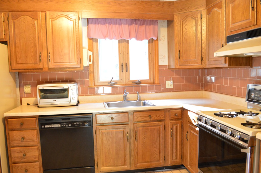 12 Saddleback Hill Road Bellingham, MA 02019 - Photo 8 of 19 Gallery Image 8