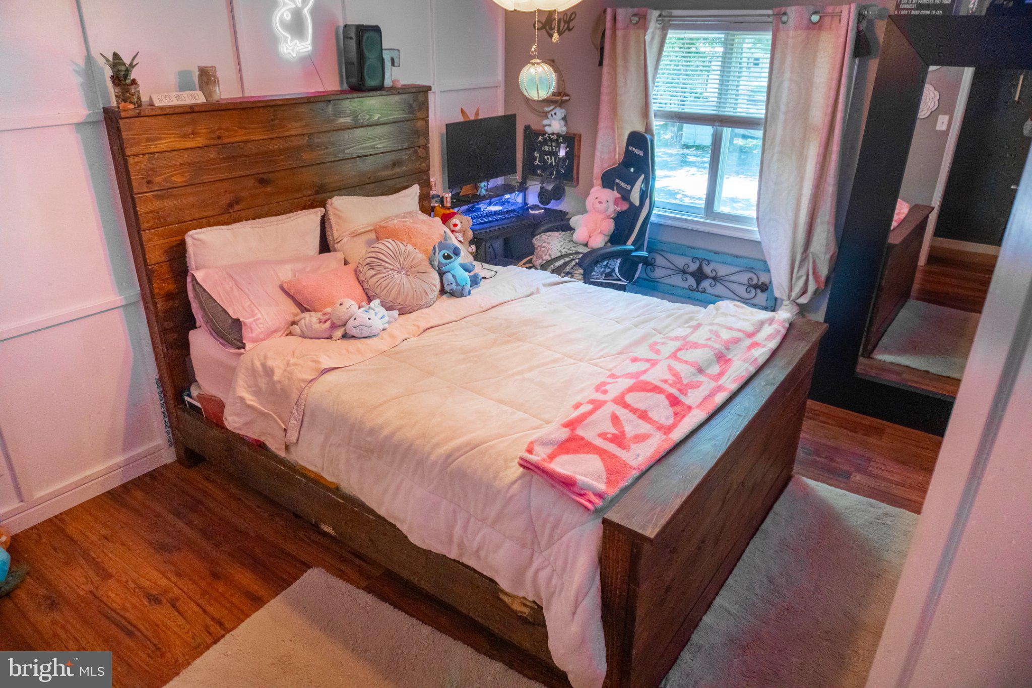 29 Friendship Road Southampton, NJ 08088 - Photo 16 of 28 Cozy bedroom with playful decor.