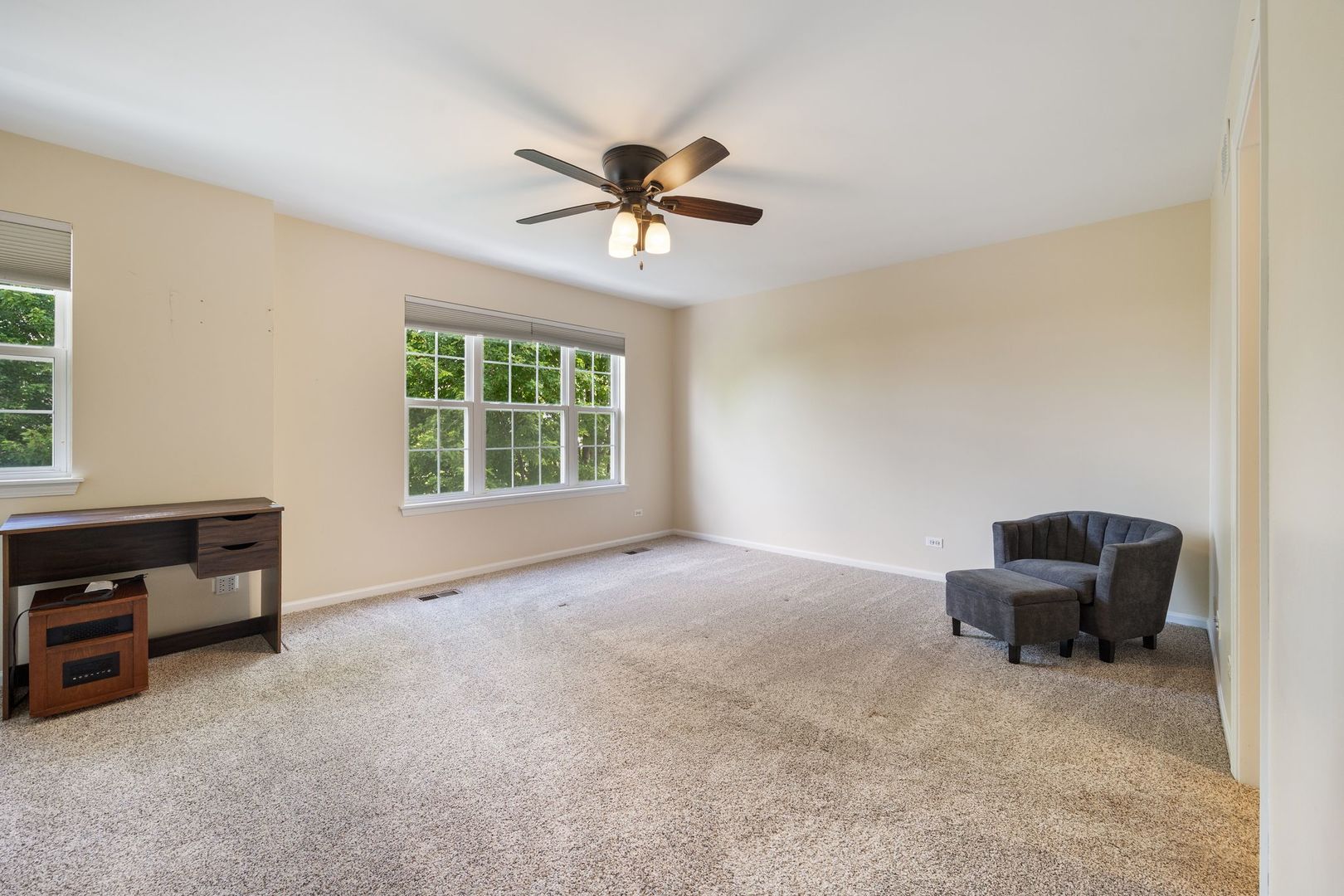 893 Emerald Drive Pingree Grove, IL 60140 - Photo 13 of 18 a livingroom with workspace and a window