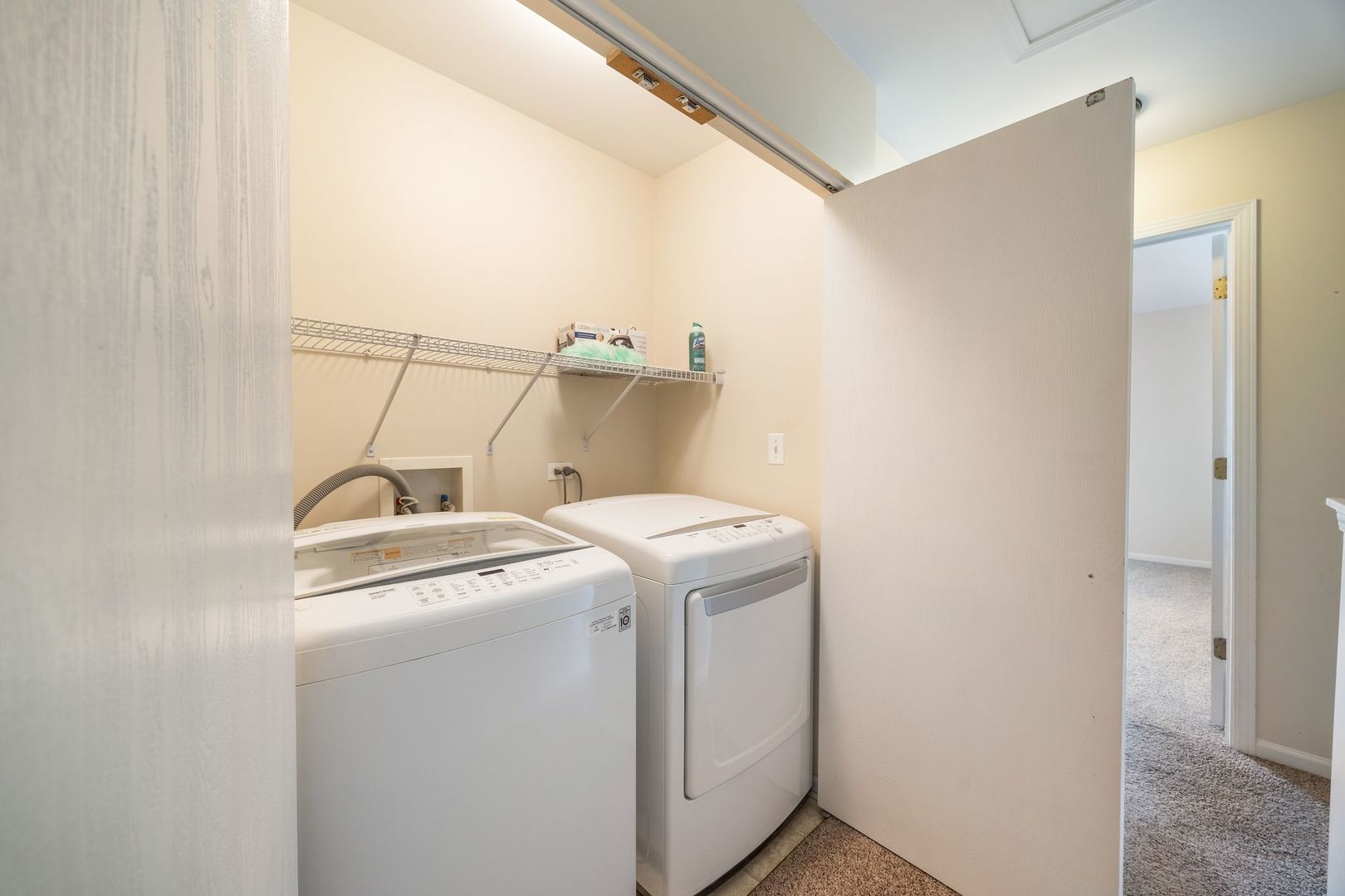 893 Emerald Drive Pingree Grove, IL 60140 - Photo 16 of 18 a utility room with dryer and washer